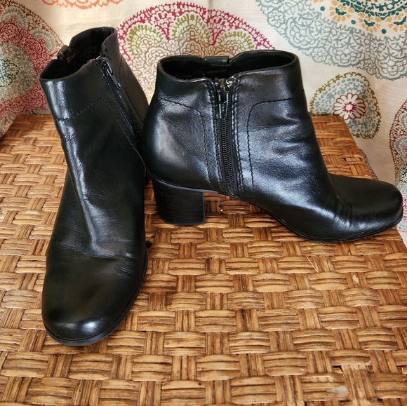 Liz Claiborne Flex Ankle Boots Size 8 - Picture 3 of 10
